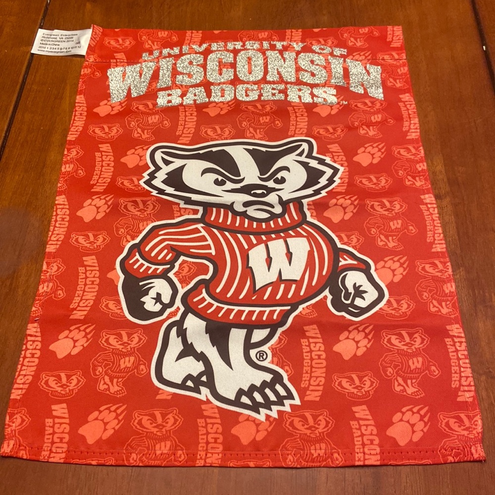 Wisconsin Badgers 2-sided Glitter Flag; 12-1/2” x 17-1/4”